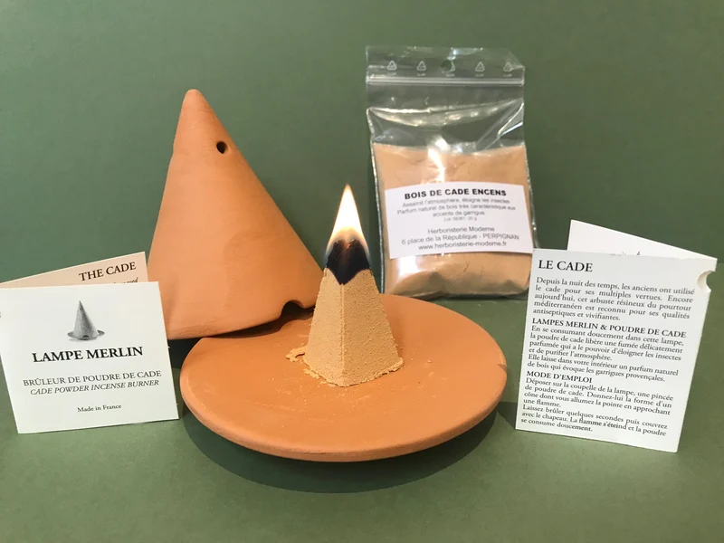 Diffuseur Brûleur Lampe Merlin en céramique + sachet de poudre de Bois de Cade