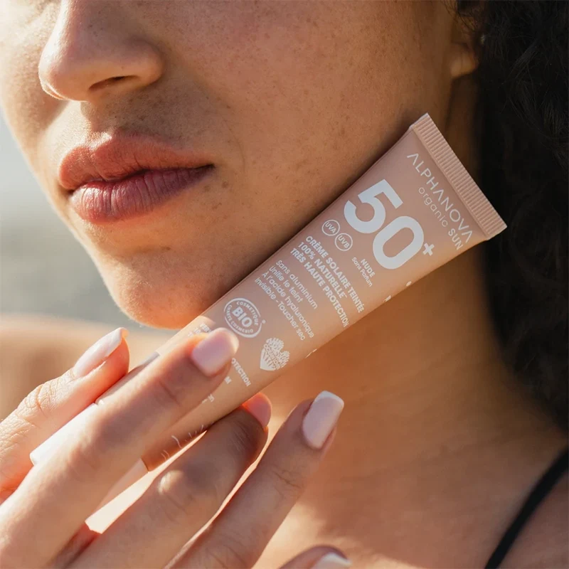 Crème solaire teintée dorée SPF 50+ BIO